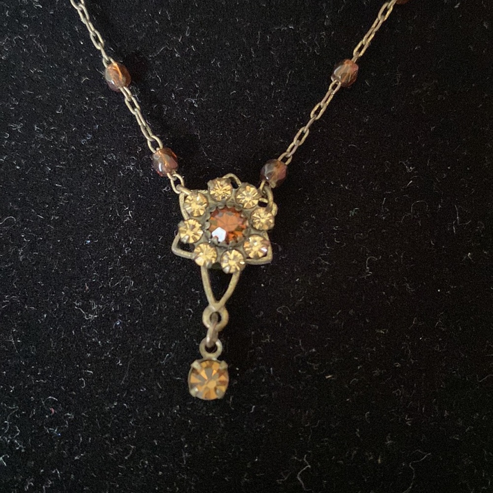 Vintage earrings and necklace set - Picture 3 of 11